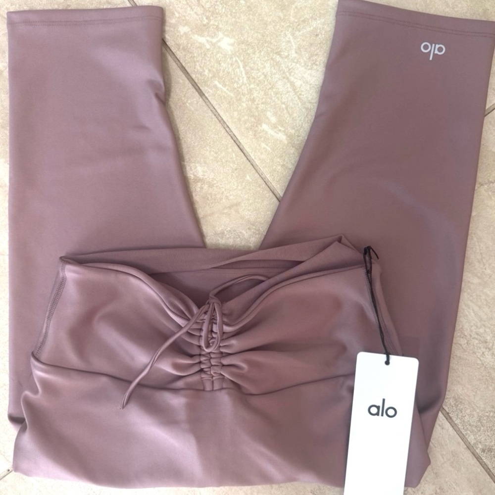 Alo Yoga Airlift Mesh High-Waist Divine Capri - Picture 11 of 12